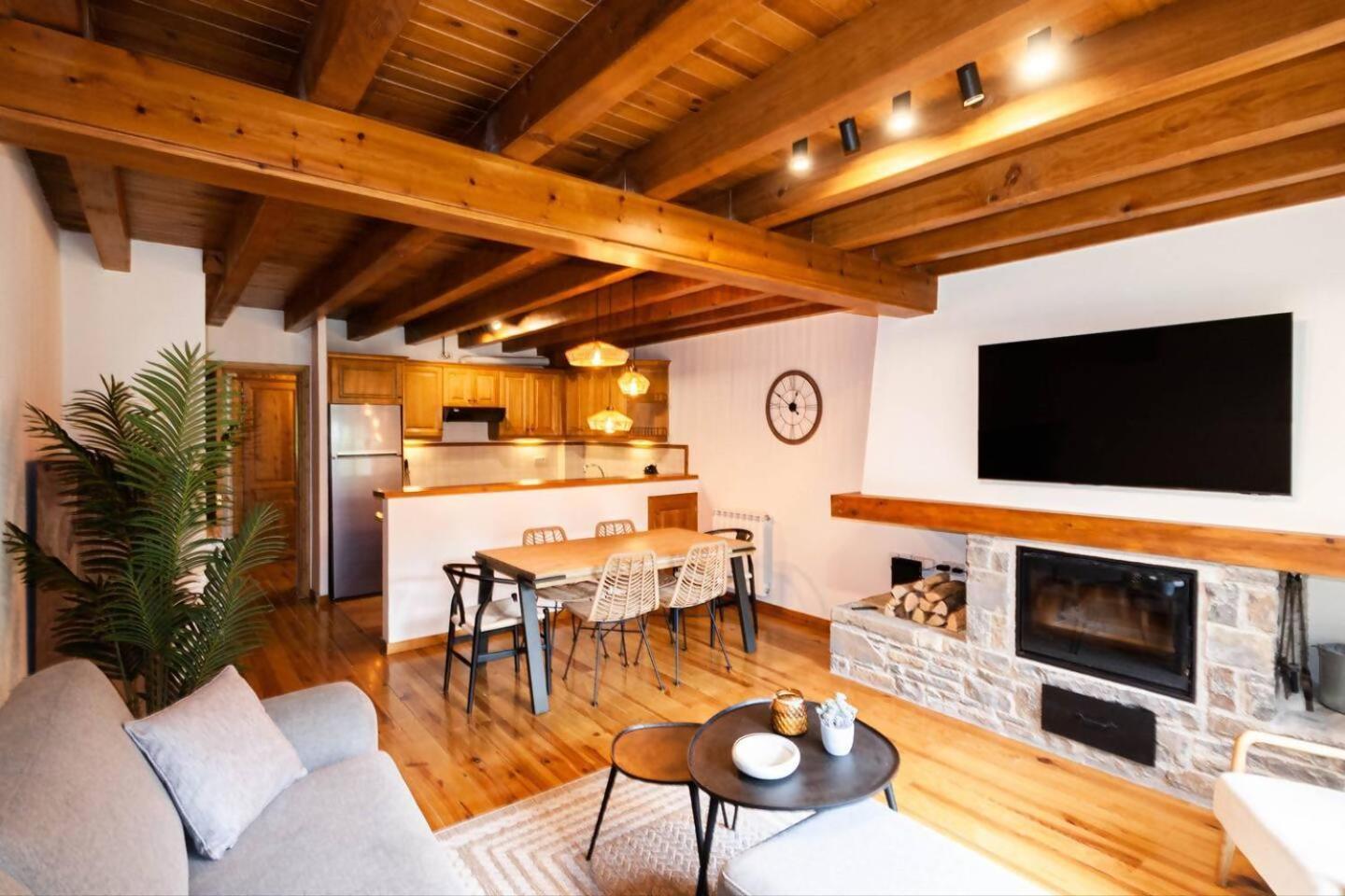 Espacioso Apartamento Con Jardin En Salardu Naut Aran Exteriér fotografie